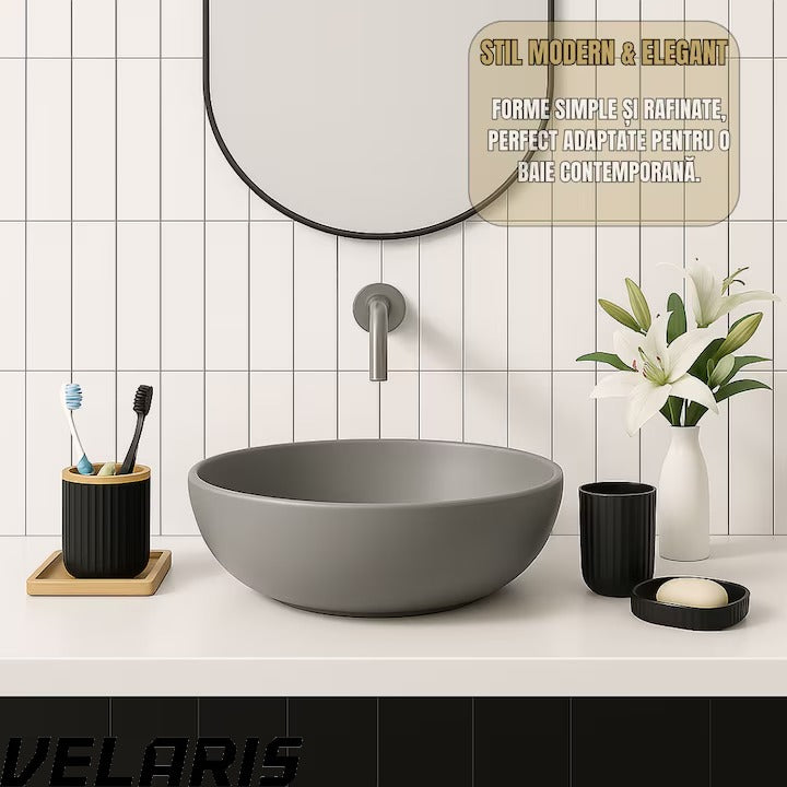 Set Baie 6 Piese Negru Mat cu Accente de Lemn, Cos Gunoi, Perie WC, Dozator Sapun, Suport Periute, Pahar si Sapuniera