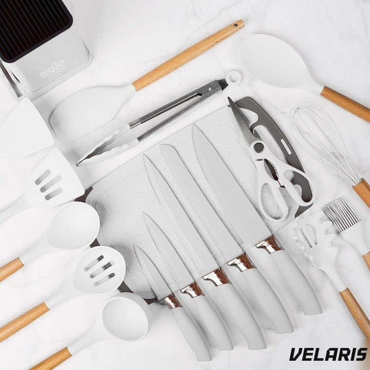 Set 19 ustensile de bucătărie silicon termorezistent și bambus, cuțite inox, suport organizator, Design Alb