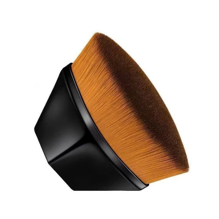 Pensulă kabuki pentru fond de ten, ultra-soft, design ergonomic, neagră