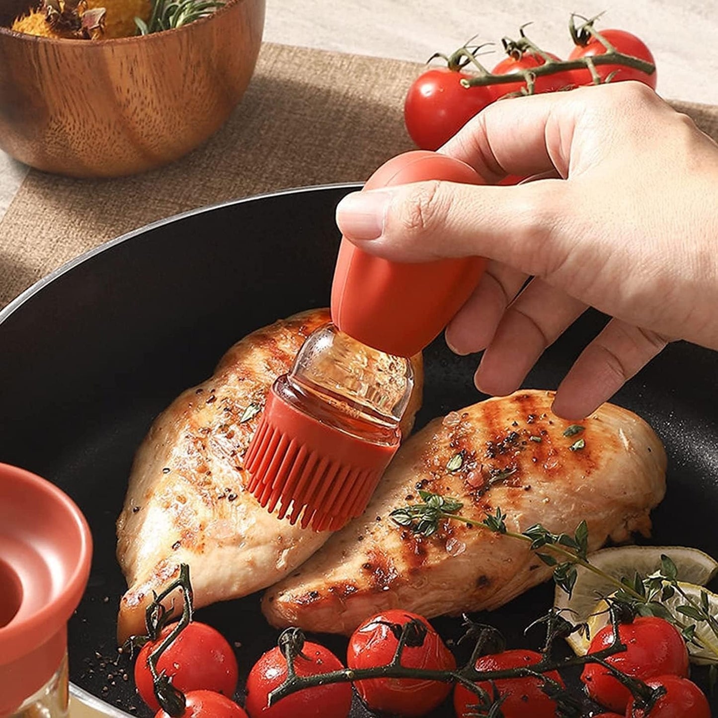 Sticlă pentru ulei cu pensulă din silicon, sticlă borosilicată, rezistentă până la 250°C, scală gradată, multicolor