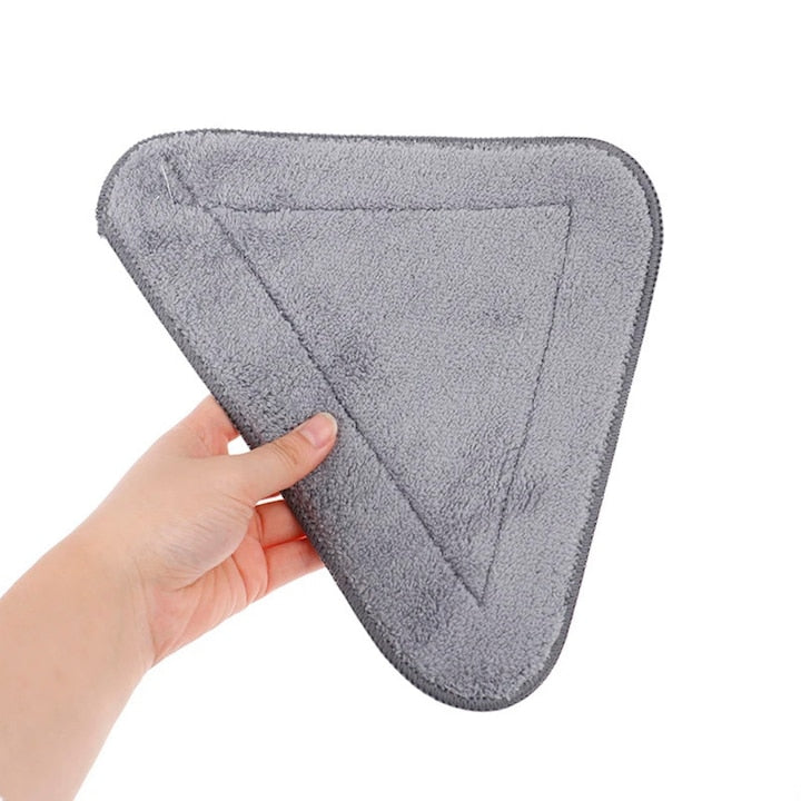 Laveta pentru mop triunghiular, material absorbant de inalta eficienta, ideala pentru curatarea rapida si temeinica a suprafetelor.