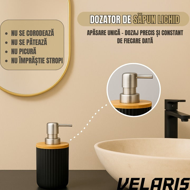 Set Baie 6 Piese Negru Mat cu Accente de Lemn, Cos Gunoi, Perie WC, Dozator Sapun, Suport Periute, Pahar si Sapuniera